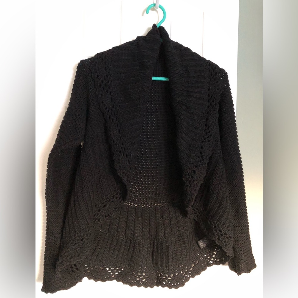 Women stylish sweater, never worn.
